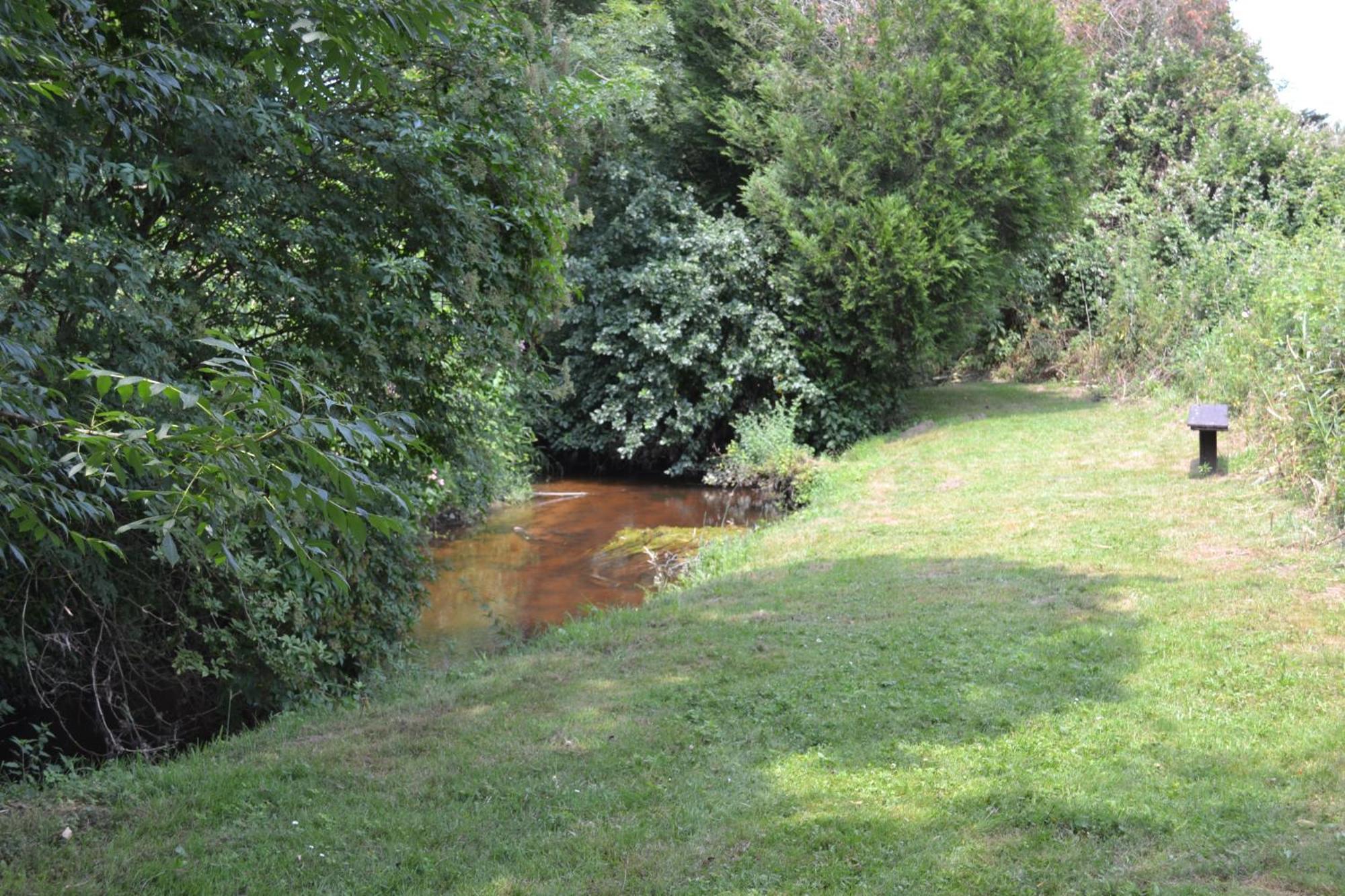 Les Bruyeres B&B Montbron 外观 照片