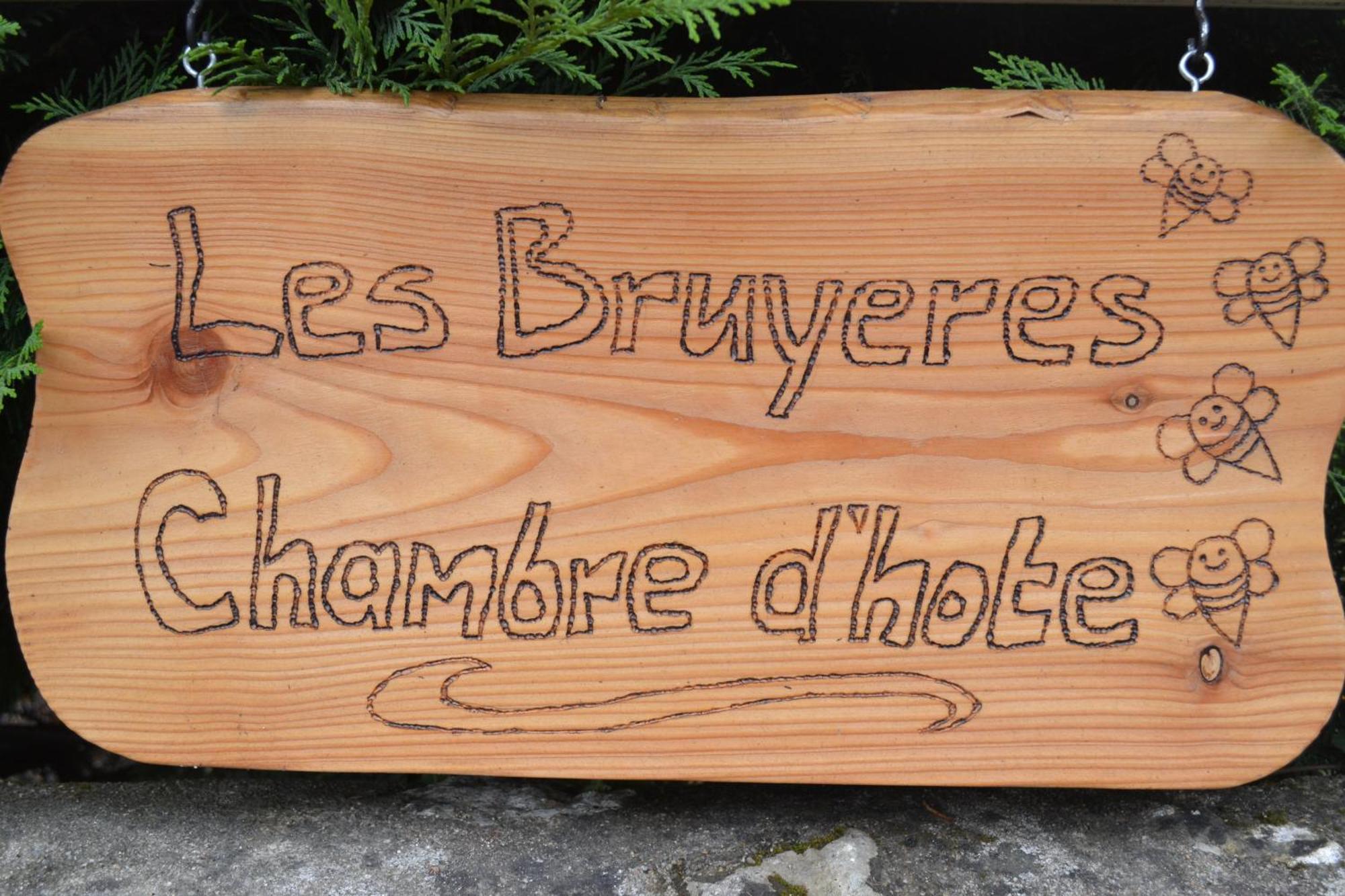 Les Bruyeres B&B Montbron 外观 照片