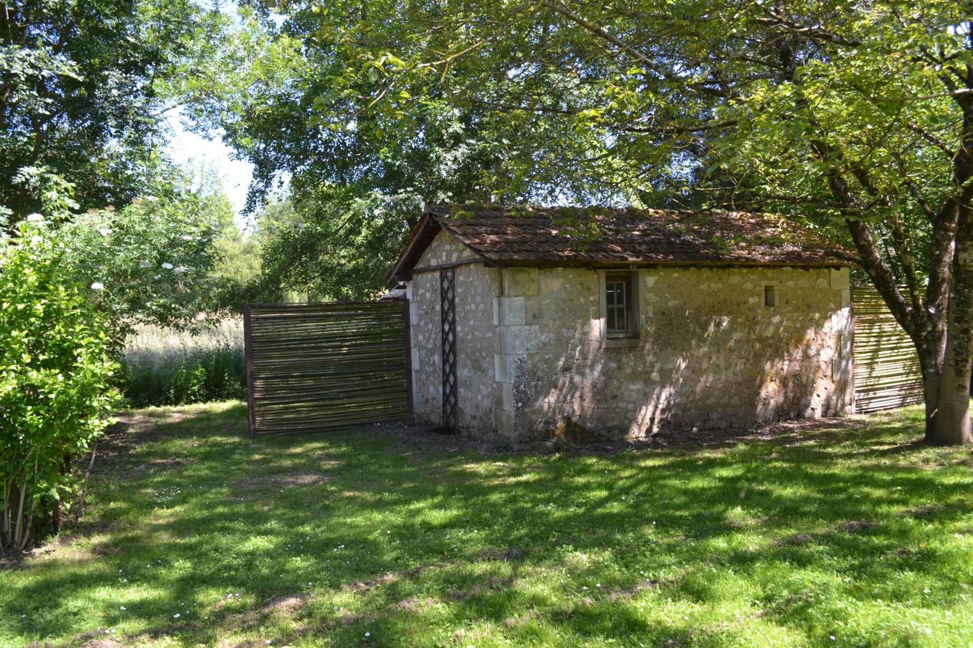 Les Bruyeres B&B Montbron 外观 照片